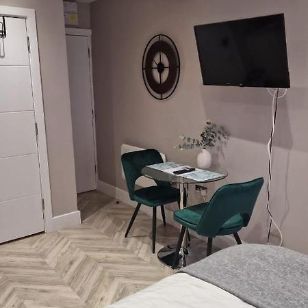 Cambridge Suites ウェスト・ドレイトン、ロンドン エクステリア 写真