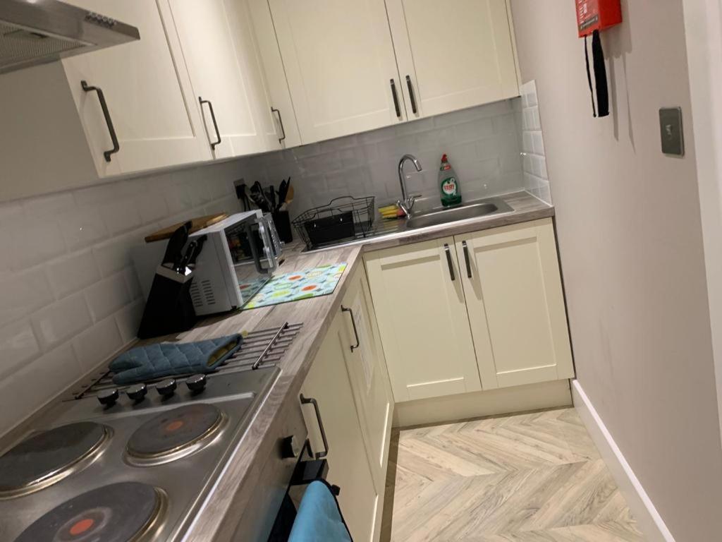 Cambridge Suites ウェスト・ドレイトン、ロンドン エクステリア 写真
